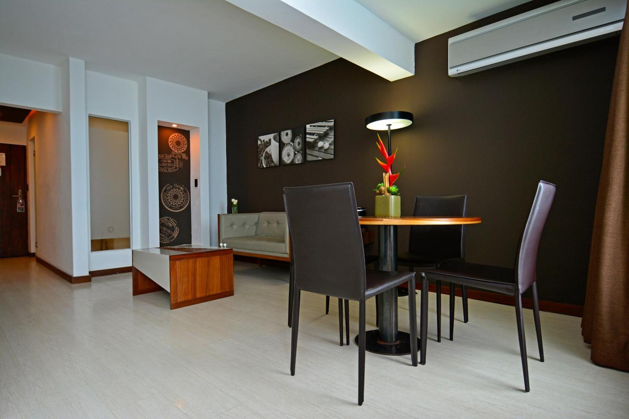 Junior Suite,1213571356:JPEG