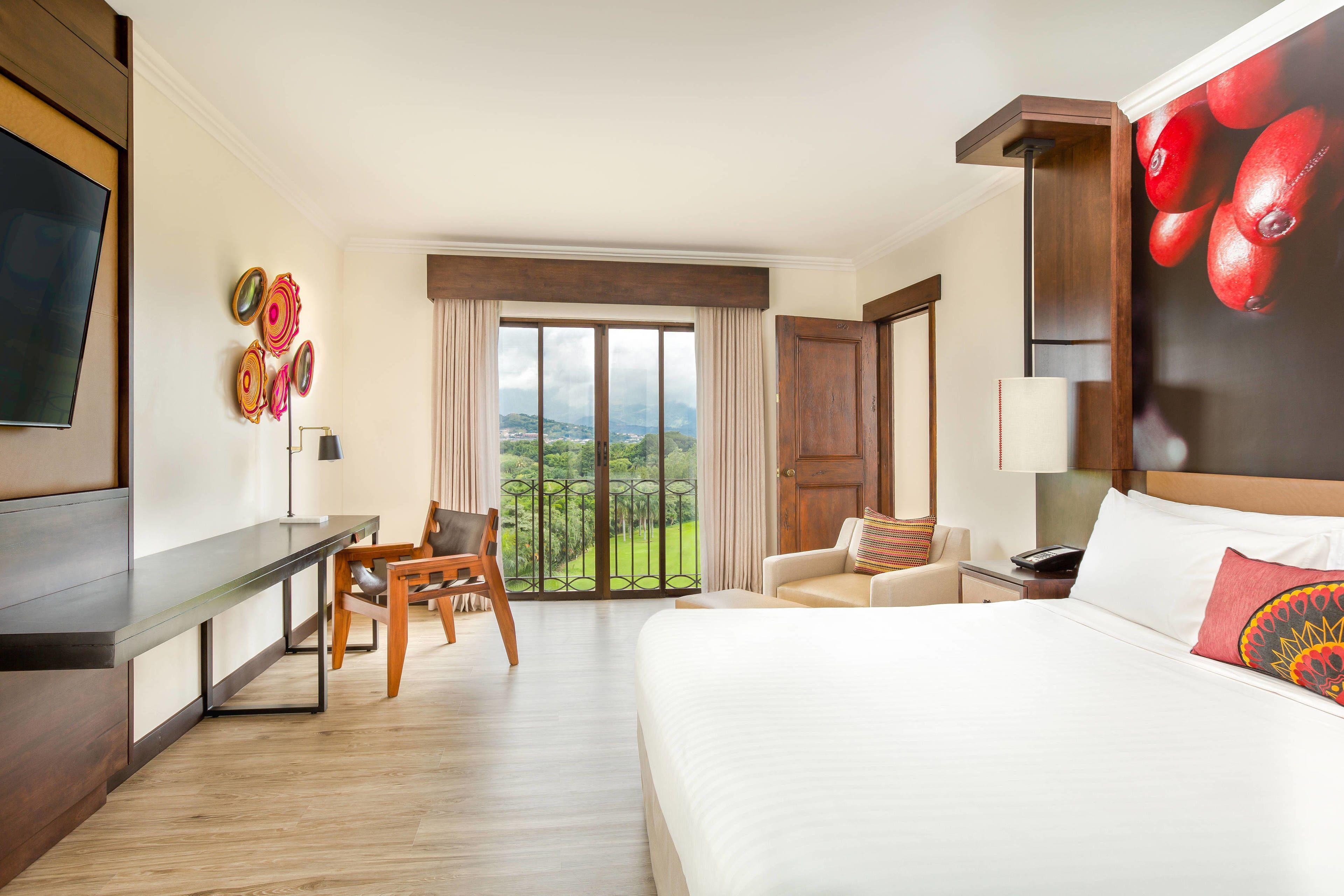 Master suite, 1 bedroom suite,1350919795:JPEG