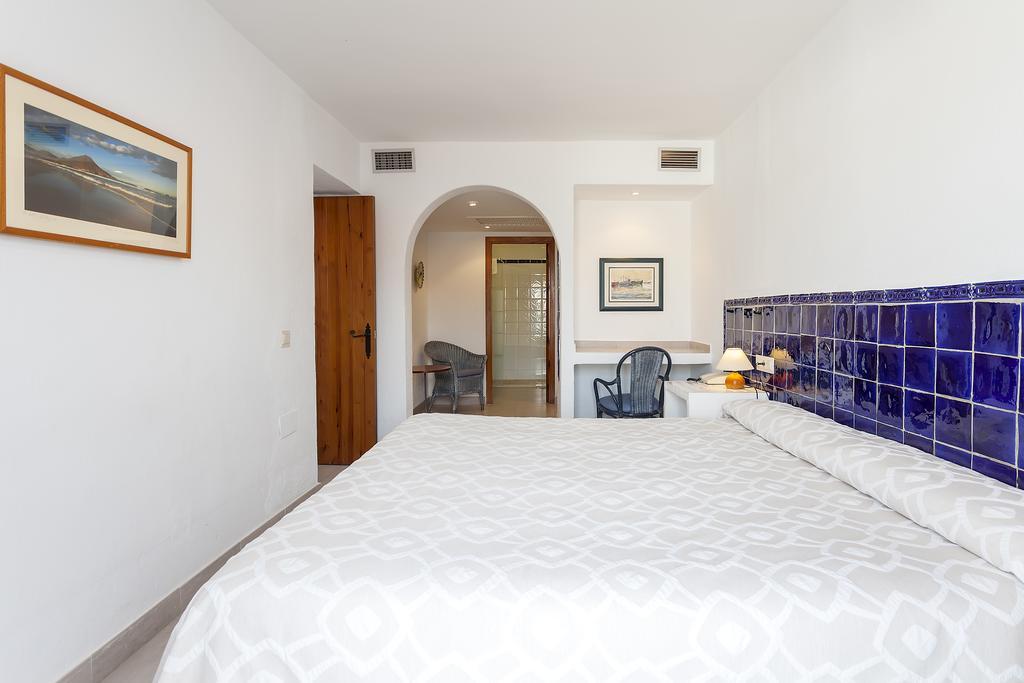 Family Room,240217345:JPEG
