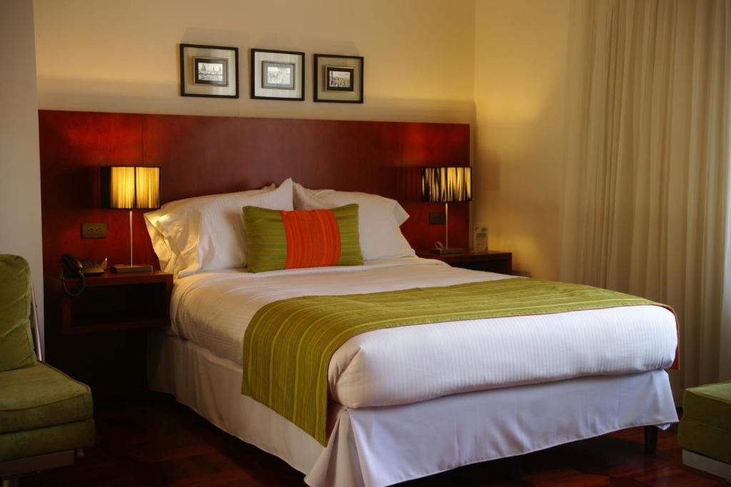 Queen Room,37768801:JPEG